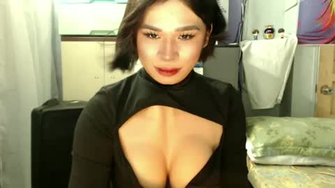 Snapshot of sexxxy_phoenix chatting on June 21, 3:53 am sexxxy_phoenix online show from June 21, 3:53 am