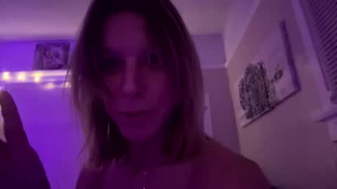 Snapshot of sexxxyzee chatting on July 23, 9:18 am Jenna online show from July 23, 9:18 am
