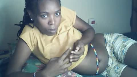 sexxy_curvy23 online show from June 3, 12:24 am