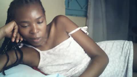 sexxy_curvy23 online show from June 29, 3:35 am