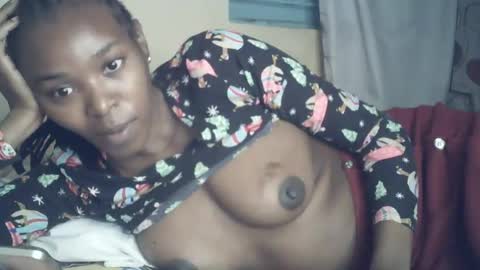 sexxy_curvy23 online show from July 3, 3:46 am
