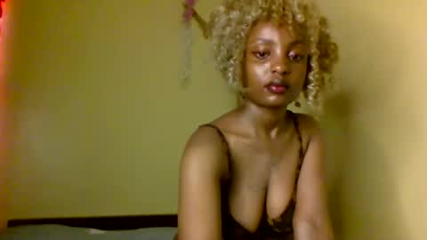 sexxy_daisyy online show from December 1, 3:00 am