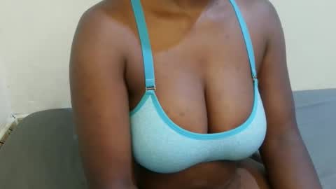 sexxy_maya1 online show from April 13, 9:48 am