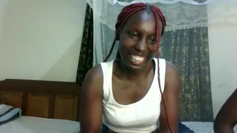 Snapshot of sexxy_melmine chatting on April 28, 8:25 pm Dolly online show from April 28, 8:25 pm