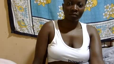 Snapshot of sexxymelanin73 chatting on July 14, 7:19 pm Sexy Boobs online show from July 14, 7:19 pm
