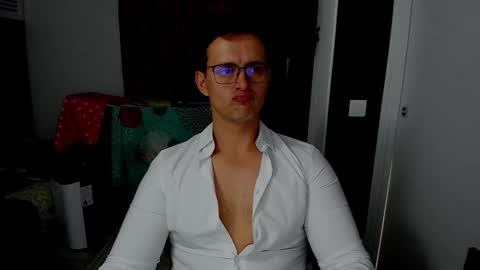 Snapshot of sexxymuscles4u chatting on October 22, 10:59 am Sexxymuscles4U online show from October 22, 10:59 am