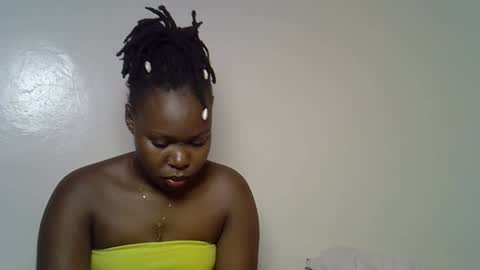 CurvyGoddess online show from December 2, 5:46 am