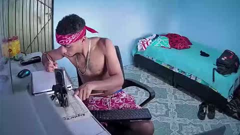 Snapshot of sexy_0boy chatting on February 19, 9:44 pm Sebastian online show from February 19, 9:44 pm