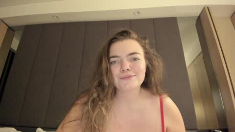 Snapshot of sexy__lizzy__ chatting on December 18, 1:05 am Hello dear. I will be glad to meet you. see you soon. online show from December 18, 1:05 am