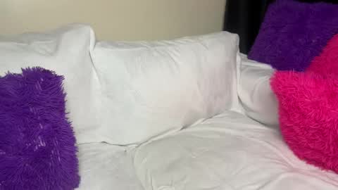 Snapshot of sexy_aluna chatting on April 18, 7:58 pm sexy_aluna online show from April 18, 7:58 pm