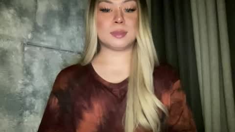 Snapshot of sexy_and_iknewit chatting on April 23, 3:47 pm BREANNA online show from April 23, 3:47 pm