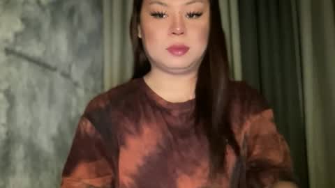 Snapshot of sexy_and_iknewit chatting on June 8, 9:31 am BREANNA online show from June 8, 9:31 am