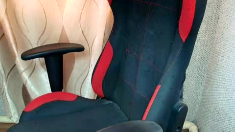 Jessica  Face only in pvt or in snapchat Dont ask more.... online show from February 15, 11:19 am