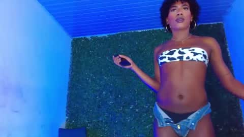 sexy_blackxxx991296 online show from May 24, 12:43 pm