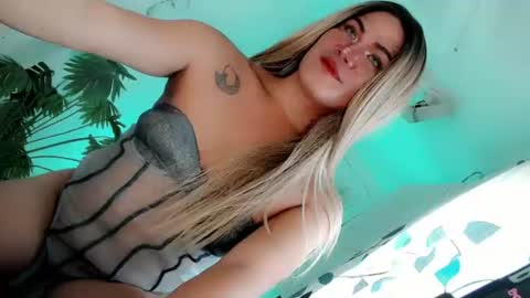 Snapshot of sexy_blaire chatting on July 9, 2:59 am Haley Blaire online show from July 9, 2:59 am