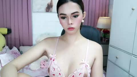 Snapshot of sexy_blairxx chatting on July 5, 1:23 am blair online show from July 5, 1:23 am