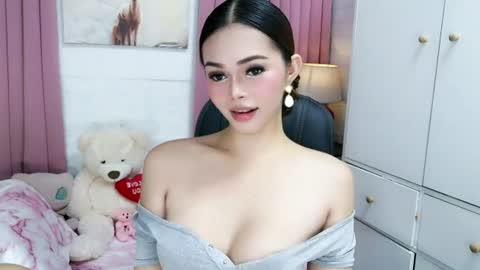 Snapshot of sexy_blairxx chatting on July 18, 12:48 am blair online show from July 18, 12:48 am
