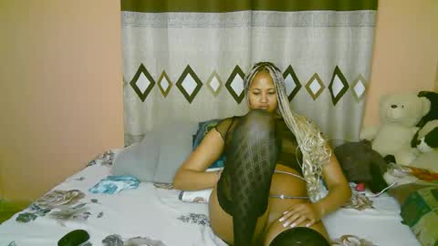 sexy_bluegirl online show from November 10, 3:27 am