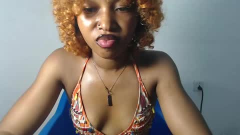 Snapshot of sexy_bluey247 chatting on April 13, 5:29 pm sexy_bluey247 online show from April 13, 5:29 pm