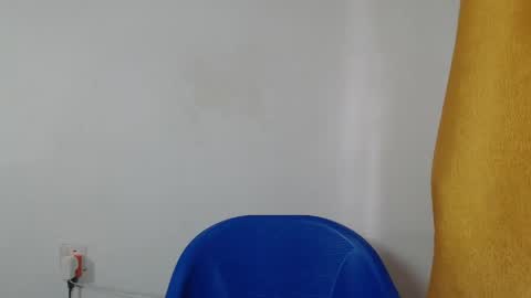 Snapshot of sexy_bluey247 chatting on May 5, 3:31 pm sexy_bluey247 online show from May 5, 3:31 pm