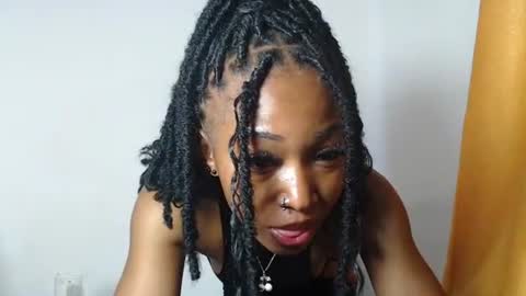 Snapshot of sexy_bluey247 chatting on June 12, 3:33 pm sexy_bluey247 online show from June 12, 3:33 pm