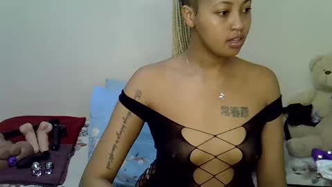 Snapshot of sexy_bubbie01 chatting on May 2, 7:35 am sexy_bubbie01 online show from May 2, 7:35 am
