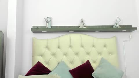 sexy_candy18x online show from March 2, 7:15 am