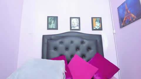 sexy_candy18x online show from May 16, 12:29 am