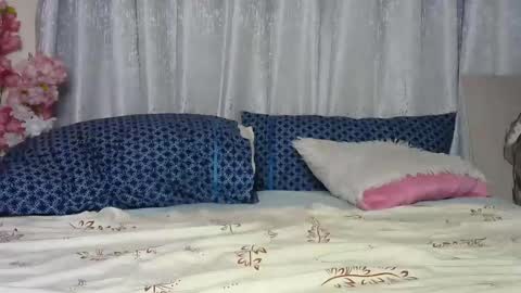 sexy_caramel8 online show from October 13, 7:47 pm