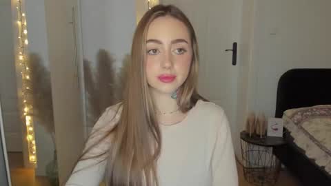 C o r a l i e online show from January 8, 3:58 pm