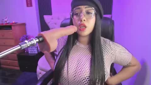 Snapshot of sexy_cristall chatting on February 1, 1:04 am C R I S T A L online show from February 1, 1:04 am