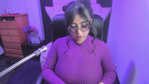 Snapshot of sexy_cristall chatting on February 2, 7:01 pm C R I S T A L online show from February 2, 7:01 pm