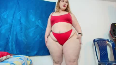Snapshot of sexy_curvi chatting on June 8, 3:56 pm karla instagram online show from June 8, 3:56 pm