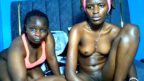 Snapshot of sexy_divas55 chatting on June 7, 8:51 am sexy_divas55 online show from June 7, 8:51 am