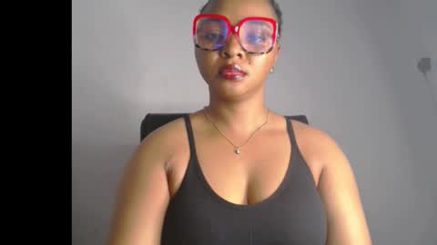 Snapshot of sexy_ebonygirl_ chatting on February 5, 6:56 pm Clara online show from February 5, 6:56 pm