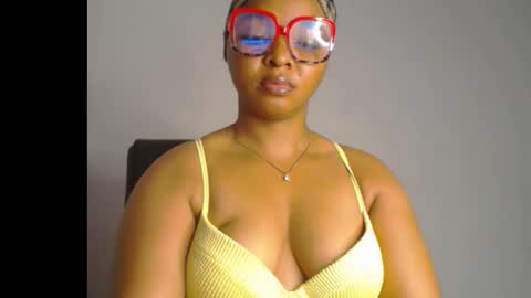 Snapshot of sexy_ebonygirl_ chatting on February 12, 6:25 pm Clara online show from February 12, 6:25 pm