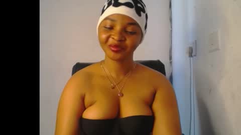 Snapshot of sexy_ebonygirl_ chatting on February 15, 7:38 am Clara online show from February 15, 7:38 am