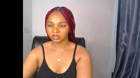 Snapshot of sexy_ebonygirl_ chatting on February 24, 8:07 pm Clara online show from February 24, 8:07 pm