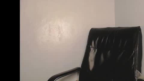 Snapshot of sexy_ebonygirl_ chatting on February 26, 7:46 pm Clara online show from February 26, 7:46 pm