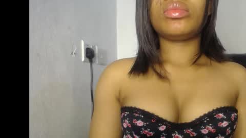 Ella online show from May 26, 6:26 pm