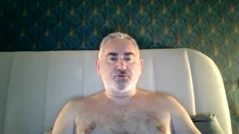 Snapshot of sexy_italiandaddy chatting on June 5, 6:52 am Antonio online show from June 5, 6:52 am