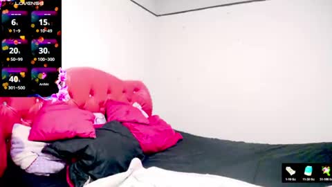 Snapshot of sexy_jhoan77 chatting on June 25, 9:58 am Jhoan online show from June 25, 9:58 am