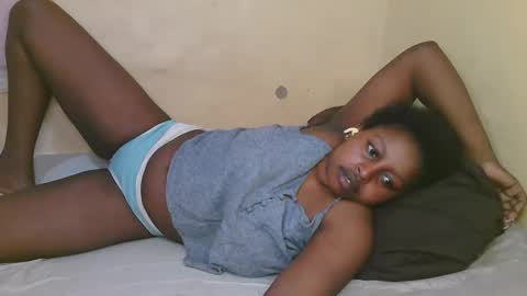 sexy_latasha online show from December 17, 7:03 am