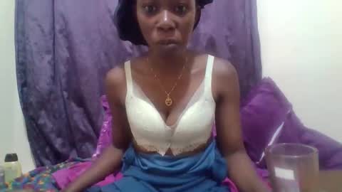 Snapshot of sexy_leila3 chatting on October 11, 10:47 am kayla online show from October 11, 10:47 am