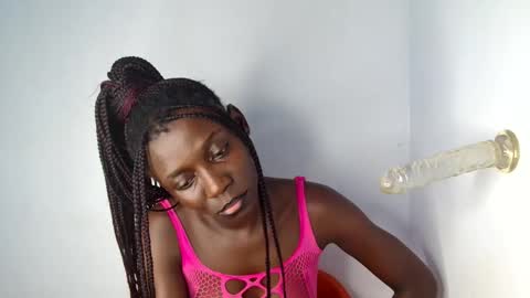 Snapshot of sexy_lilyyy chatting on October 12, 11:04 pm lily online show from October 12, 11:04 pm