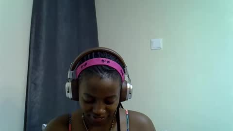 Snapshot of sexy_linda022 chatting on June 10, 2:56 am Linda online show from June 10, 2:56 am