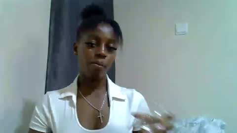 Snapshot of sexy_linda022 chatting on July 6, 9:50 pm Linda online show from July 6, 9:50 pm