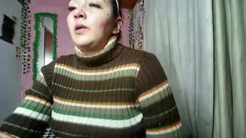 Snapshot of sexy_lolas chatting on April 26, 1:14 am sexy lolas online show from April 26, 1:14 am