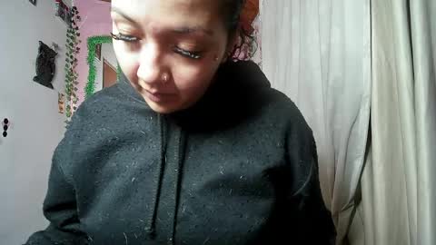 Snapshot of sexy_lolas chatting on June 1, 5:09 am sexy lolas online show from June 1, 5:09 am