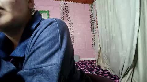 Snapshot of sexy_lolas chatting on June 9, 6:03 am sexy lolas online show from June 9, 6:03 am